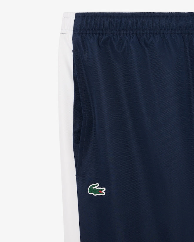 Conjunto verde e branco com logo