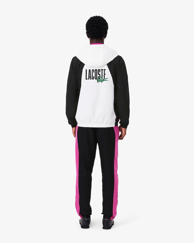 Conjunto rosa e branco com logo