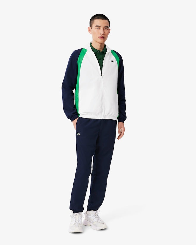 Conjunto verde e branco com logo