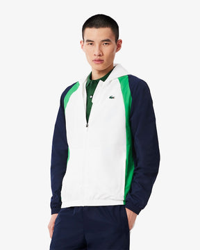 Conjunto verde e branco com logo