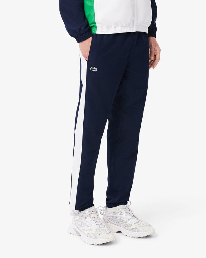 Conjunto verde e branco com logo