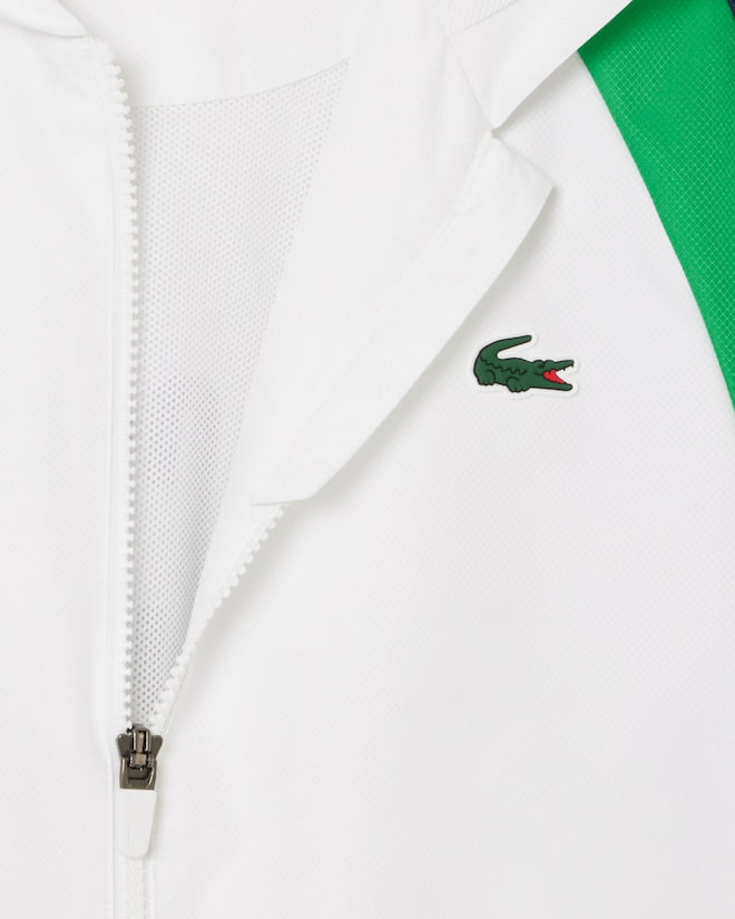 Conjunto verde e branco com logo