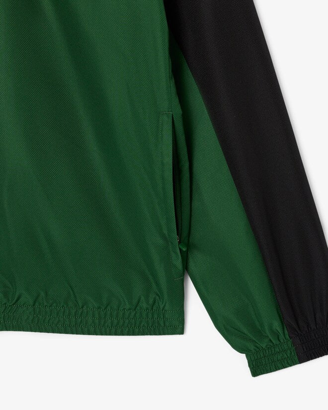 Conjunto verde e preto com logo