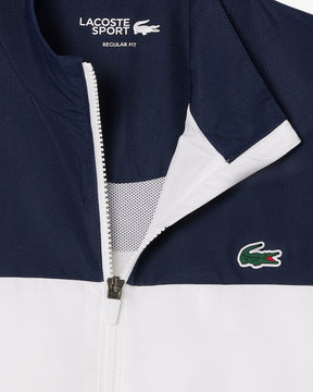 Conjunto branco e azul com logo