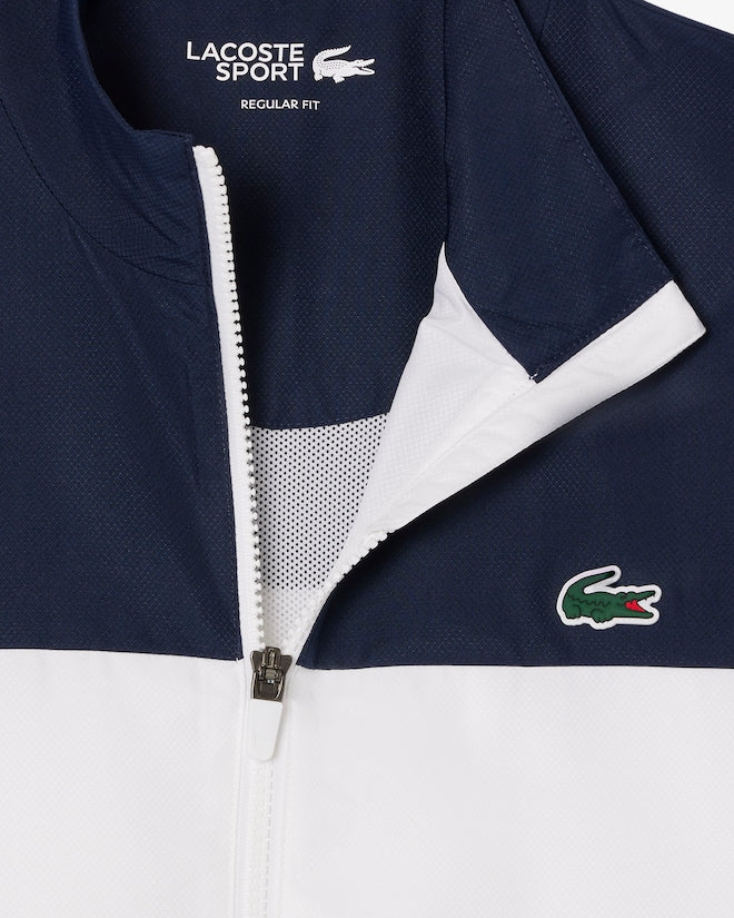 Conjunto branco e azul com logo